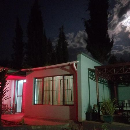 Ngorongoro Villa And Restaurant Karatu Exterior photo